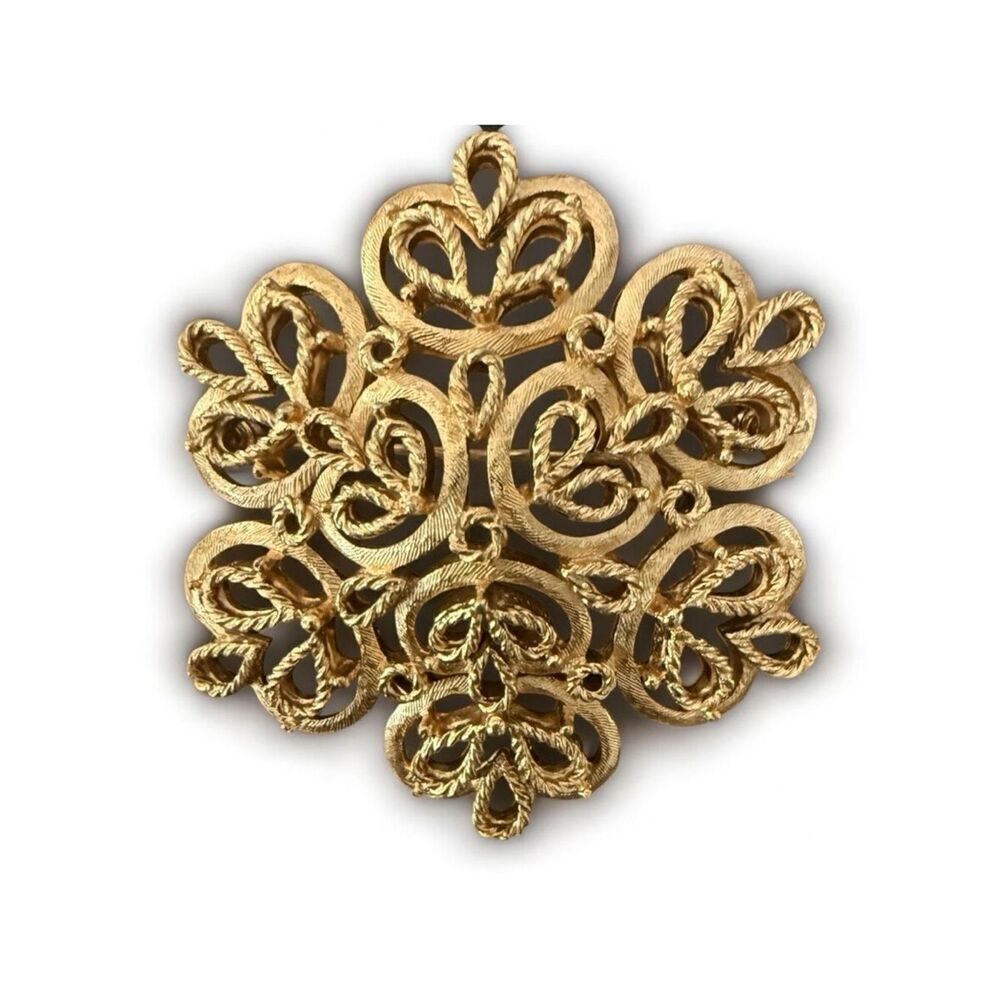Trifari Vintage Gold Tone Filigree Brooch Women Ornate Scroll Pin Chic